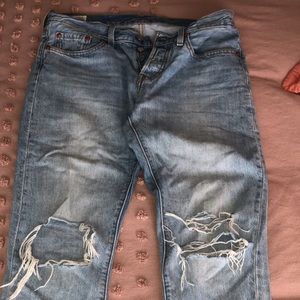 Levi’s distresses 501’s